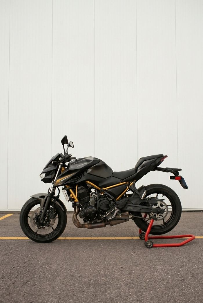 Kawasaki Z650 — Seitenansicht